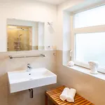 Apartament Charlot *